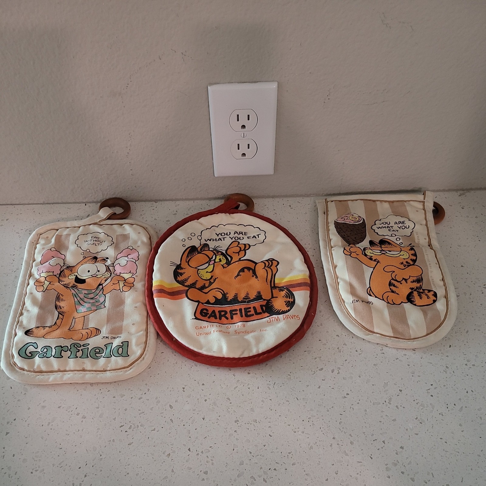 Vintage 1978 Garfield You are What you Eat Davis Oven Potholder Retro set of 3 