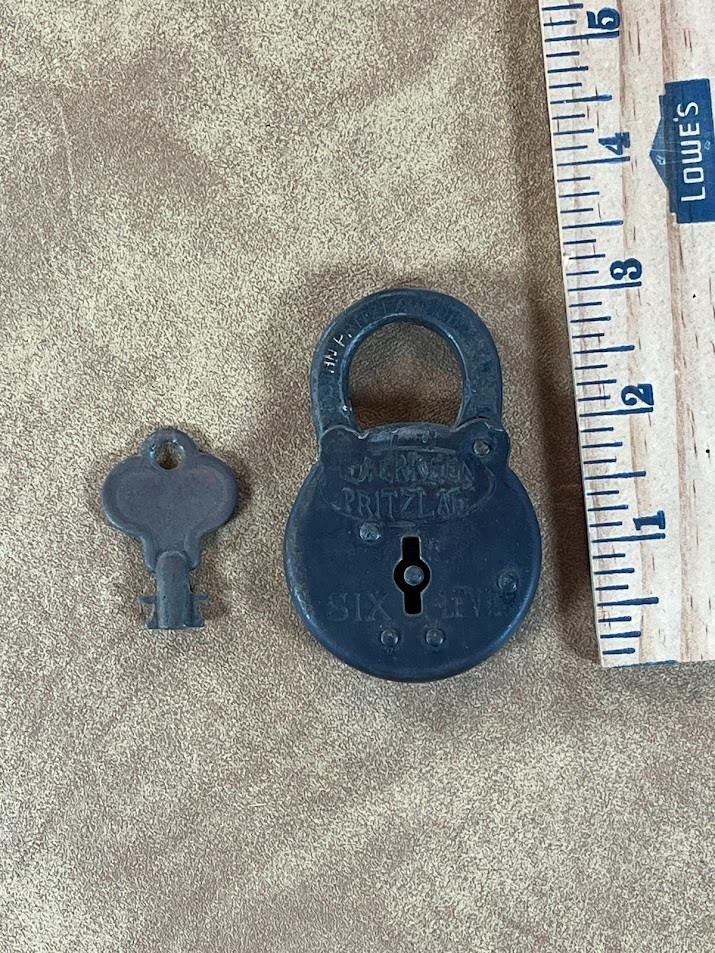 EVERKEEN PRITZLAFF SIX LEVER STEEL PADLOCK w/ KEY, VINTAGE ANTIQUE LOCK