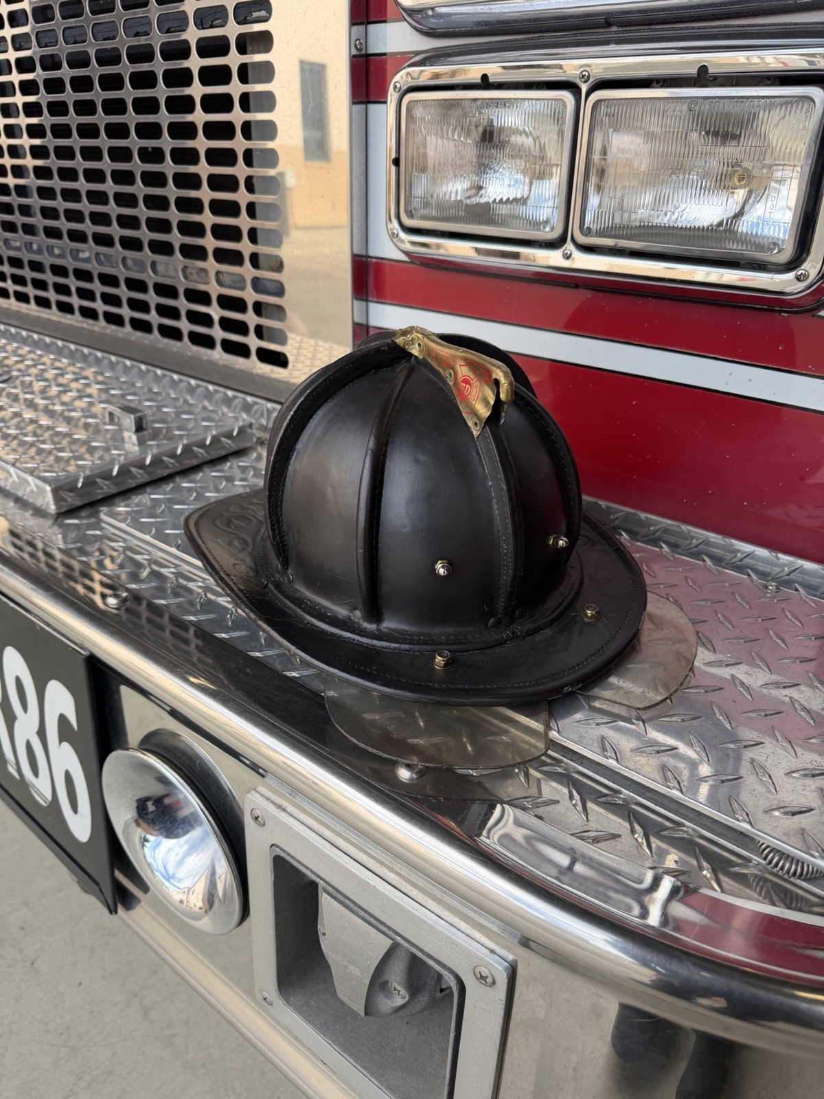Vintage Early 1990s New Yorker Firefighter Leather Fire Helmet Black Size Medium