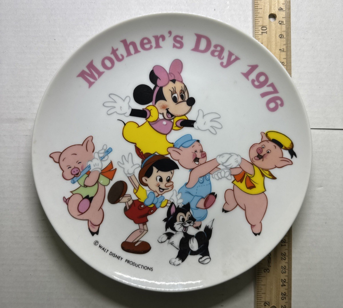 VINTAGE WALT DISNEY PRODUCTIONS - 1976 MOTHER DAYS PLATE
