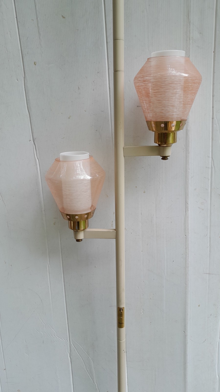 Rare Mid Century Modern Stiffel Pole Tension Lamp Space Age Pink Beehive Shades