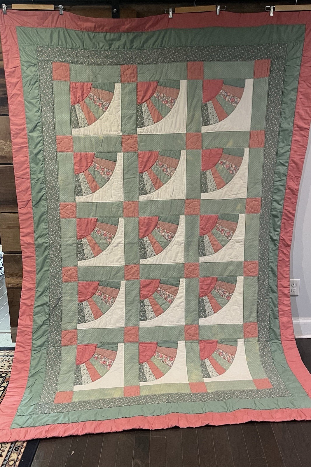 Vintage Grandmother's Fan Quilt Hand Stitched Farmhouse 66”x 82” READ SALE