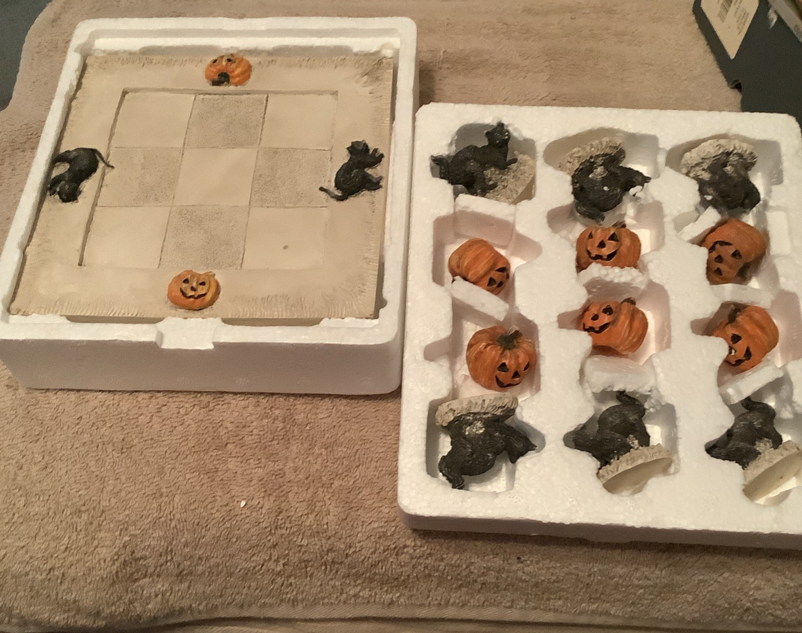 Hen Feathers Tic Tac Toe Set- Pumpkins & Black Cats NIB