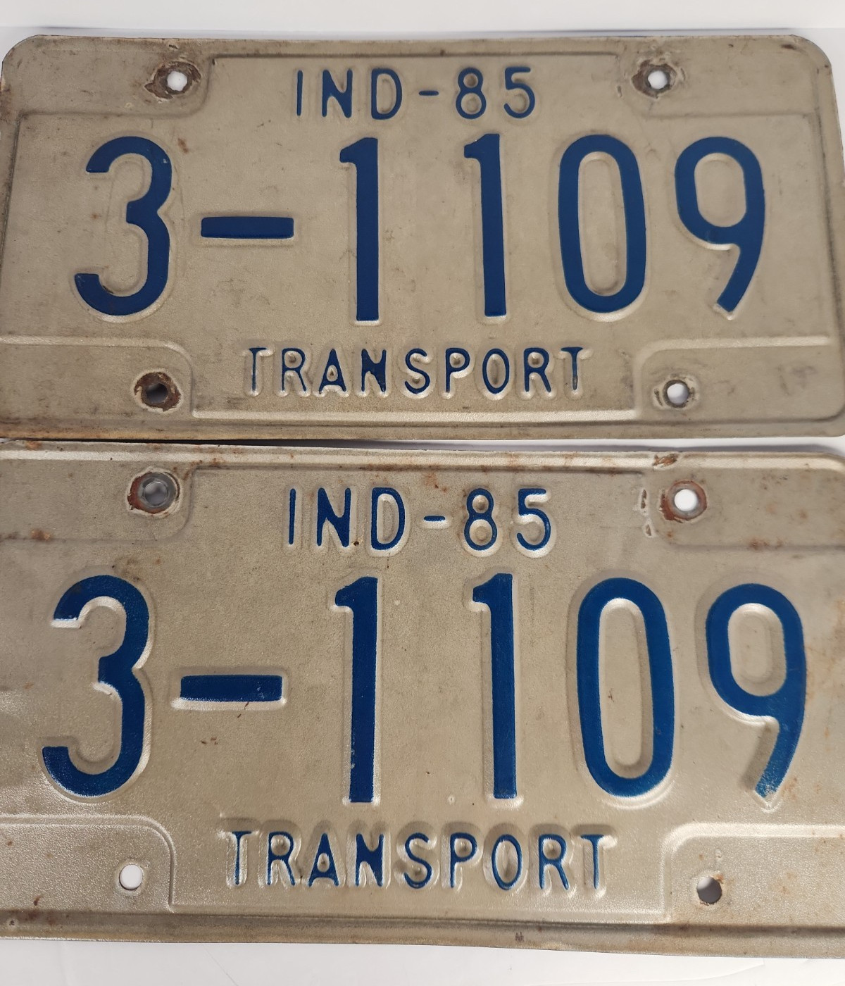 Vintage 1985 Indiana Transport License Plates Matched Pair Garage Man Cave Decor