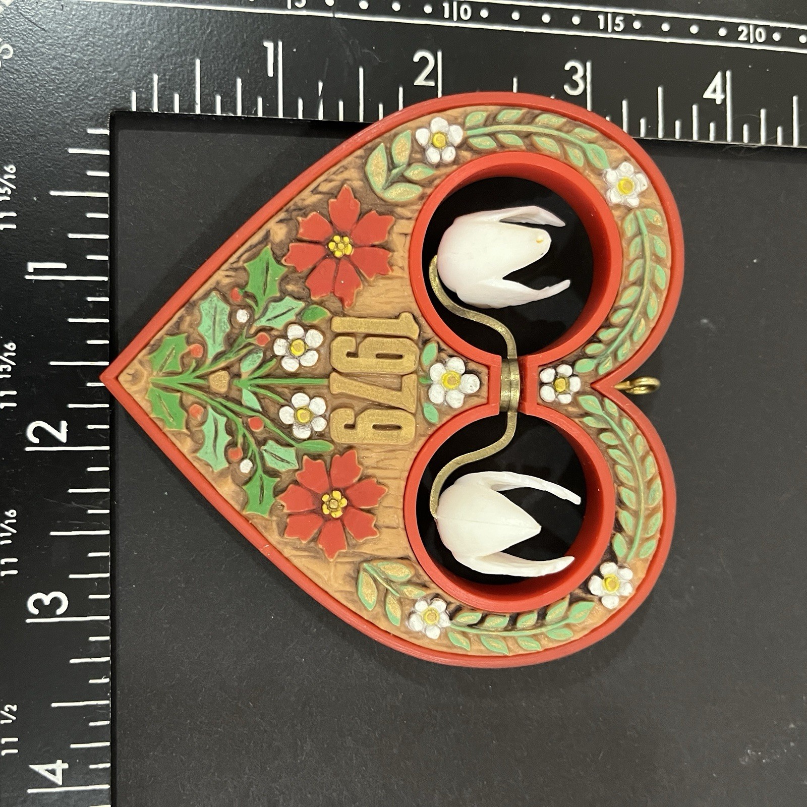 VTG 1979 Hallmark Christmas Ornament Heart Twirl About Doves  No Box