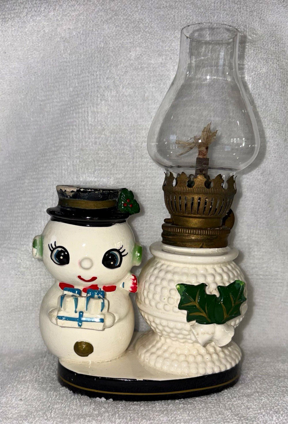 VINTAGE CHRISTMAS SNOWMAN OIL LAMP CHIMNEY JAPAN LABEL HOLT HOWARD