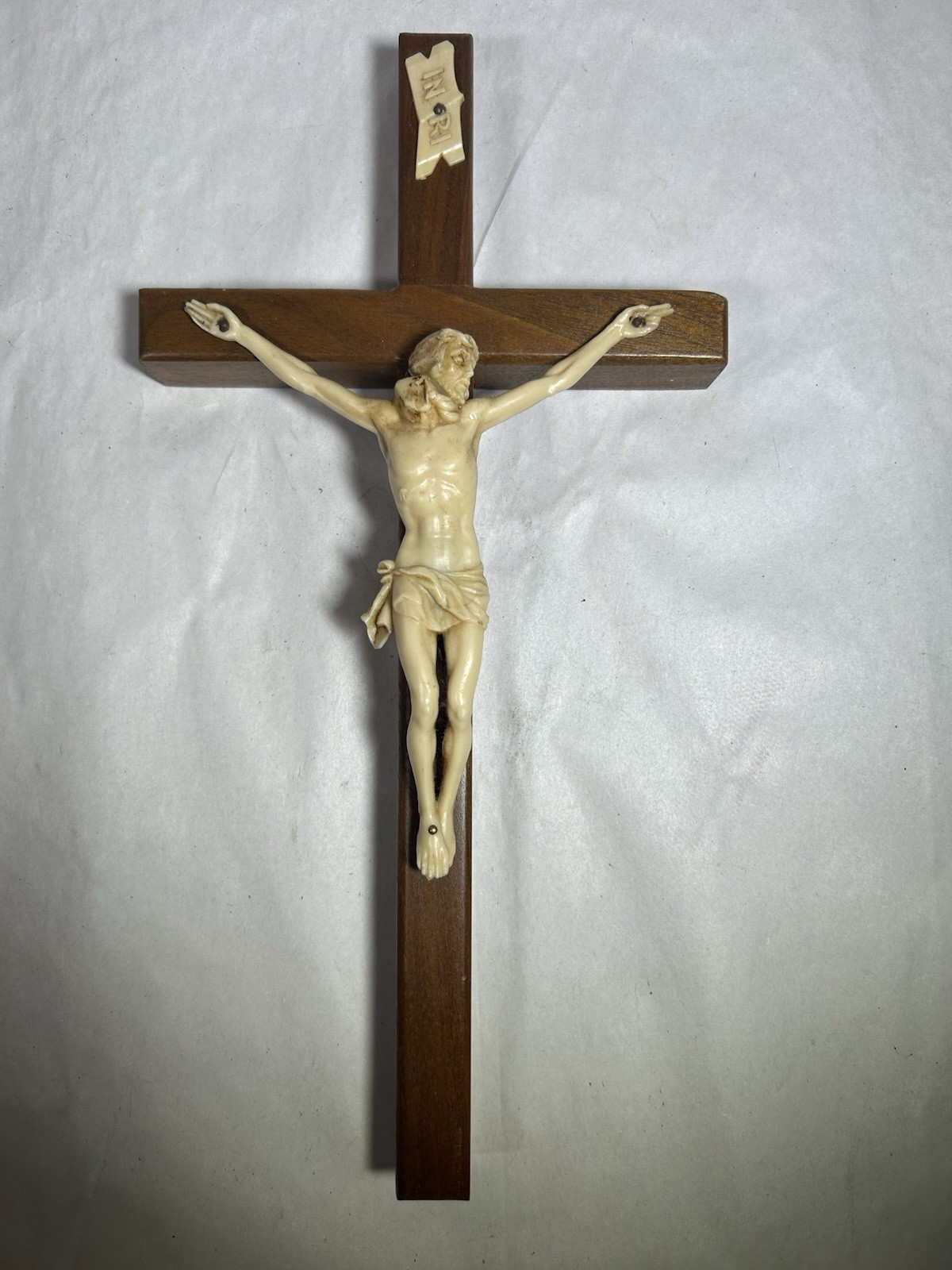 Vintage Genuine Walnut Catholic Crucifix NRI Figure Jesus Wall Cross Religious