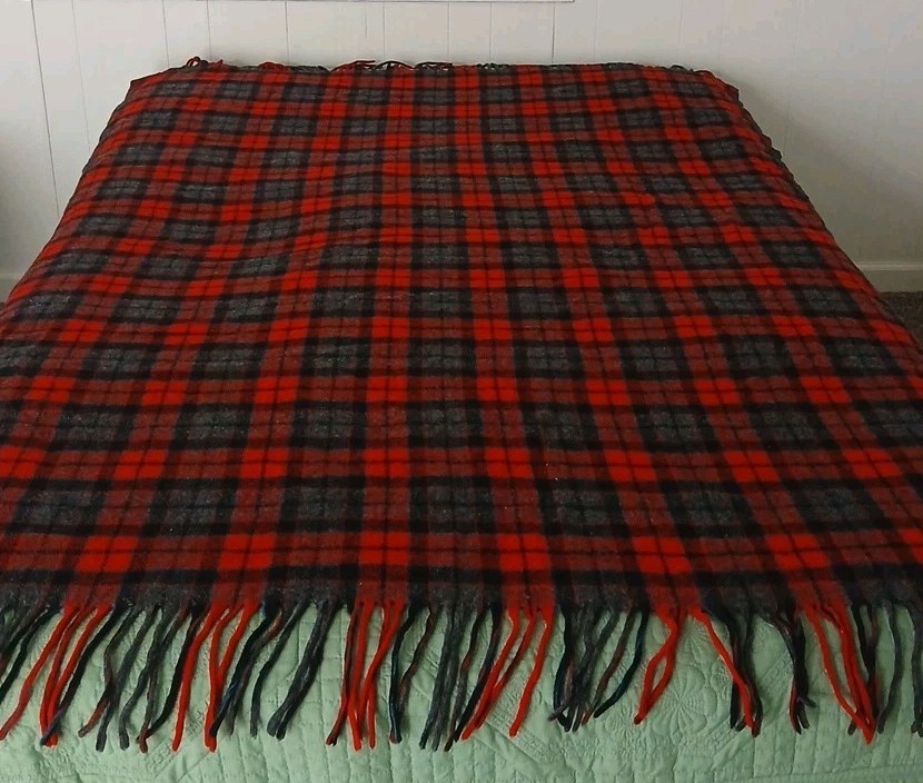 Pendleton Red 100% Virgin Wool Red Plaid Throw Blanket Vintage Excellent 69x56