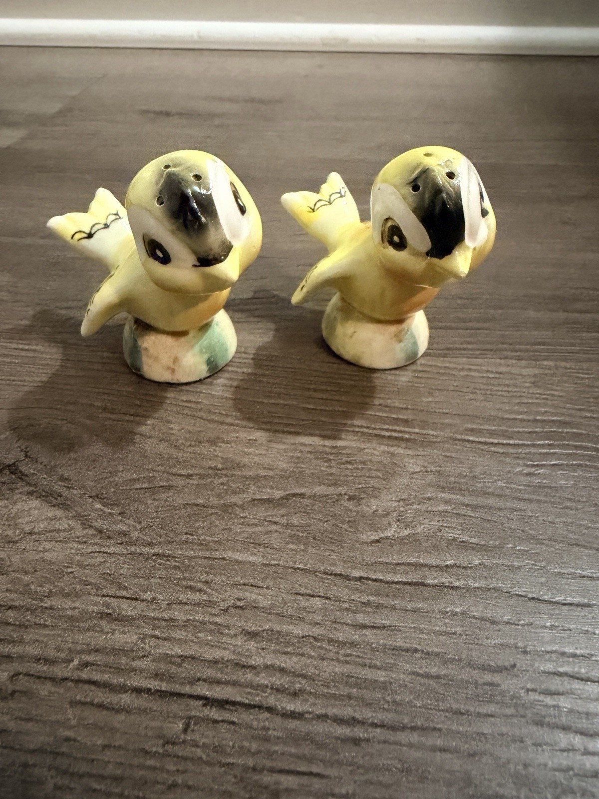 Vintage Ceramic Anthropomorphic Yellow Birds Finch Salt Pepper Shakers Japan MCM