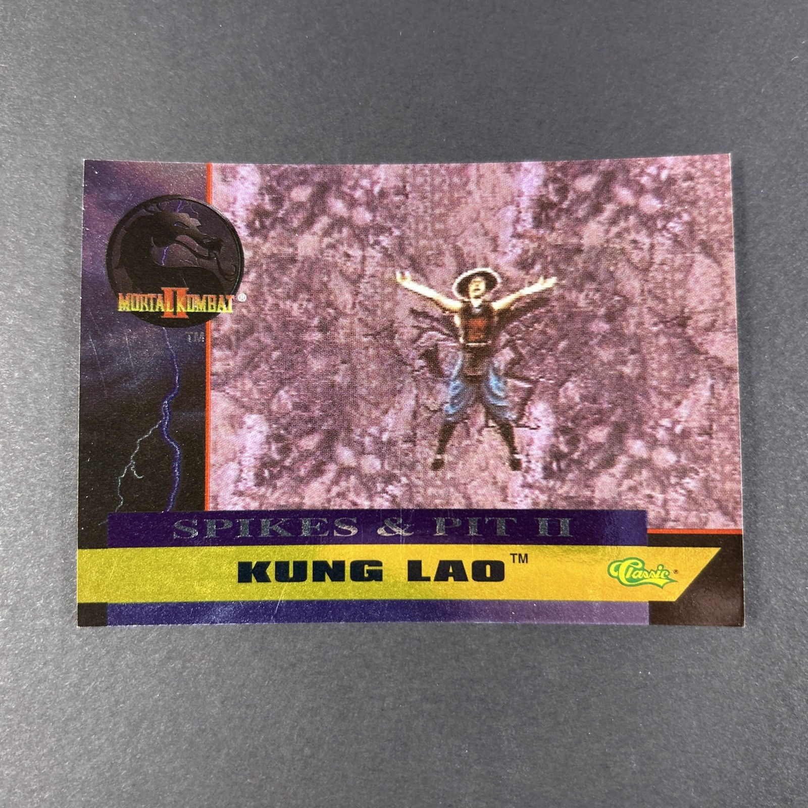 Mortal Kombat II Spikes & Pits 2 Kung Lao SP2 Classic 1994 Holo Chase Card