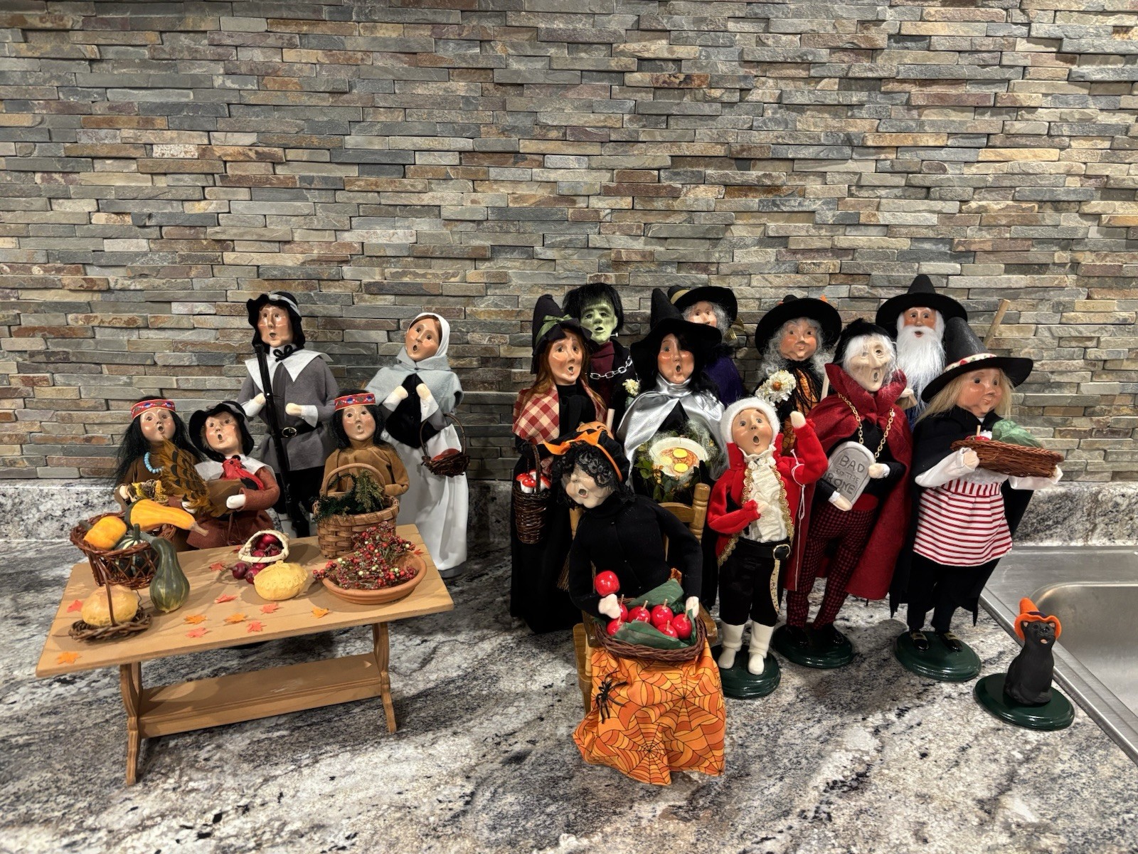 Bust’s Caroler huge Halloween And Thanksgiving Bundle Lot Of 17