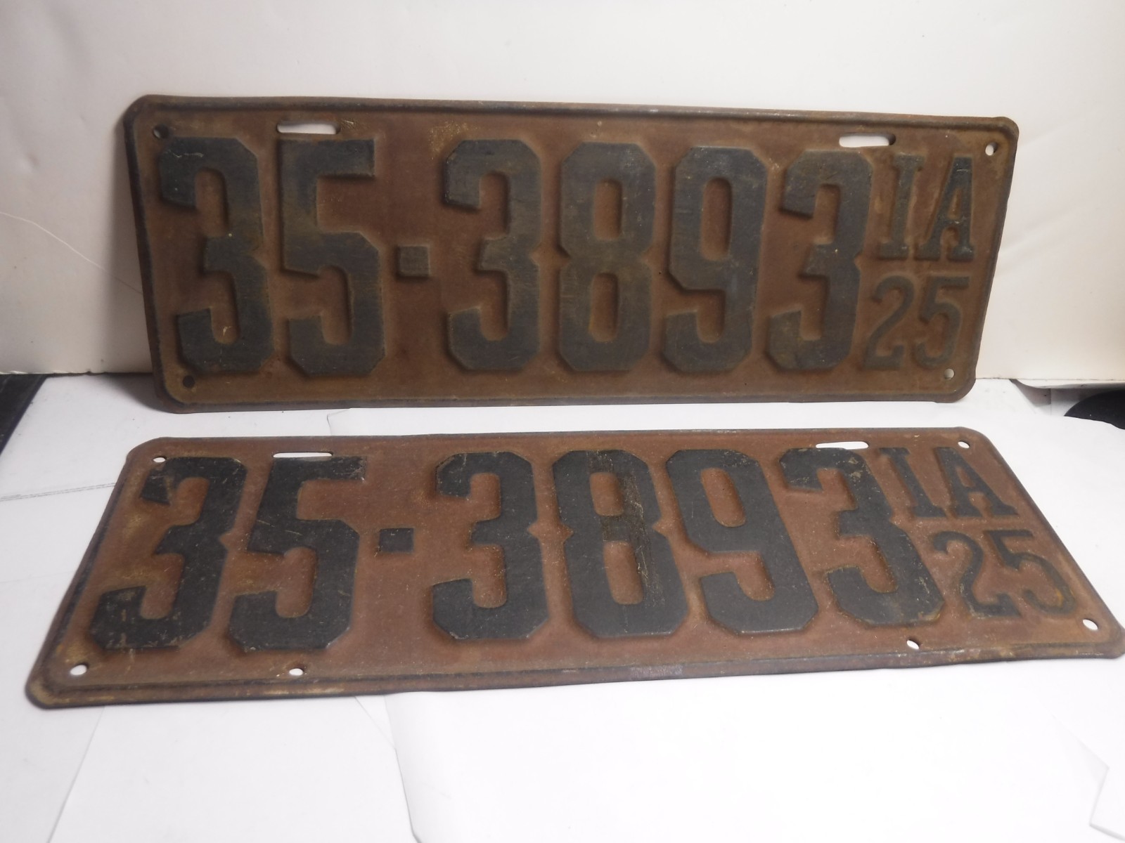 1925 Iowa License Plate Plates PAIR / SET 35-3893 Very Rare Set