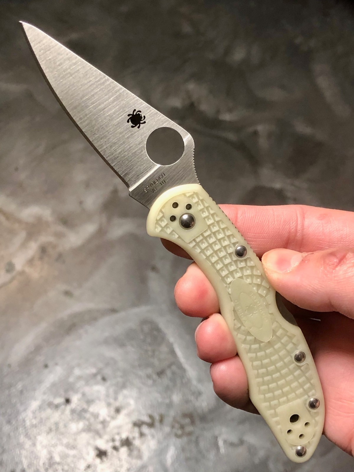 Spyderco Delica C11FPGITD VG-10 FRN Glow in The Dark Discontinued Rare BNIB