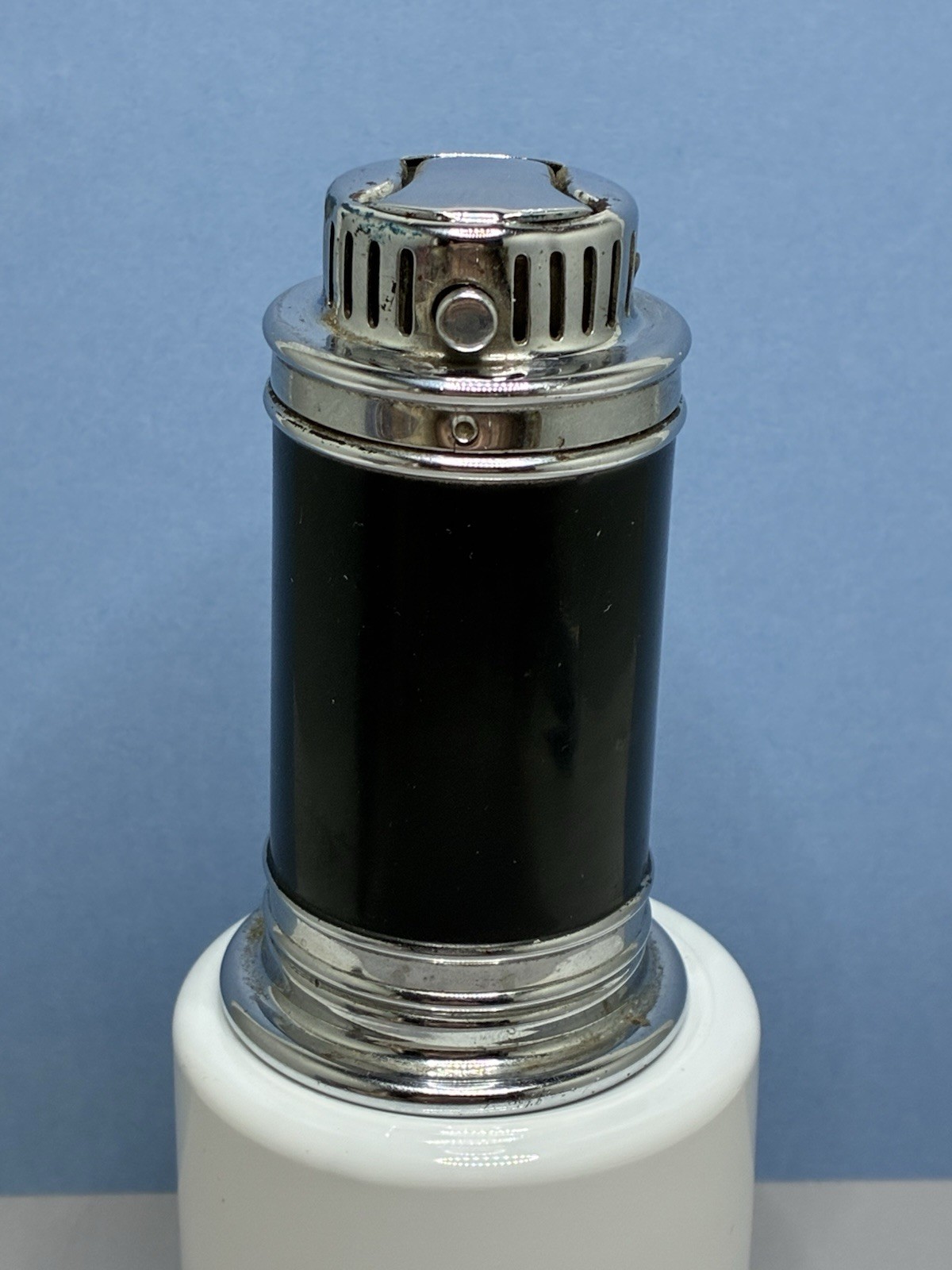 1930’s CHASE Black/Chrome TABLE LIGHTER. MADE IN USA