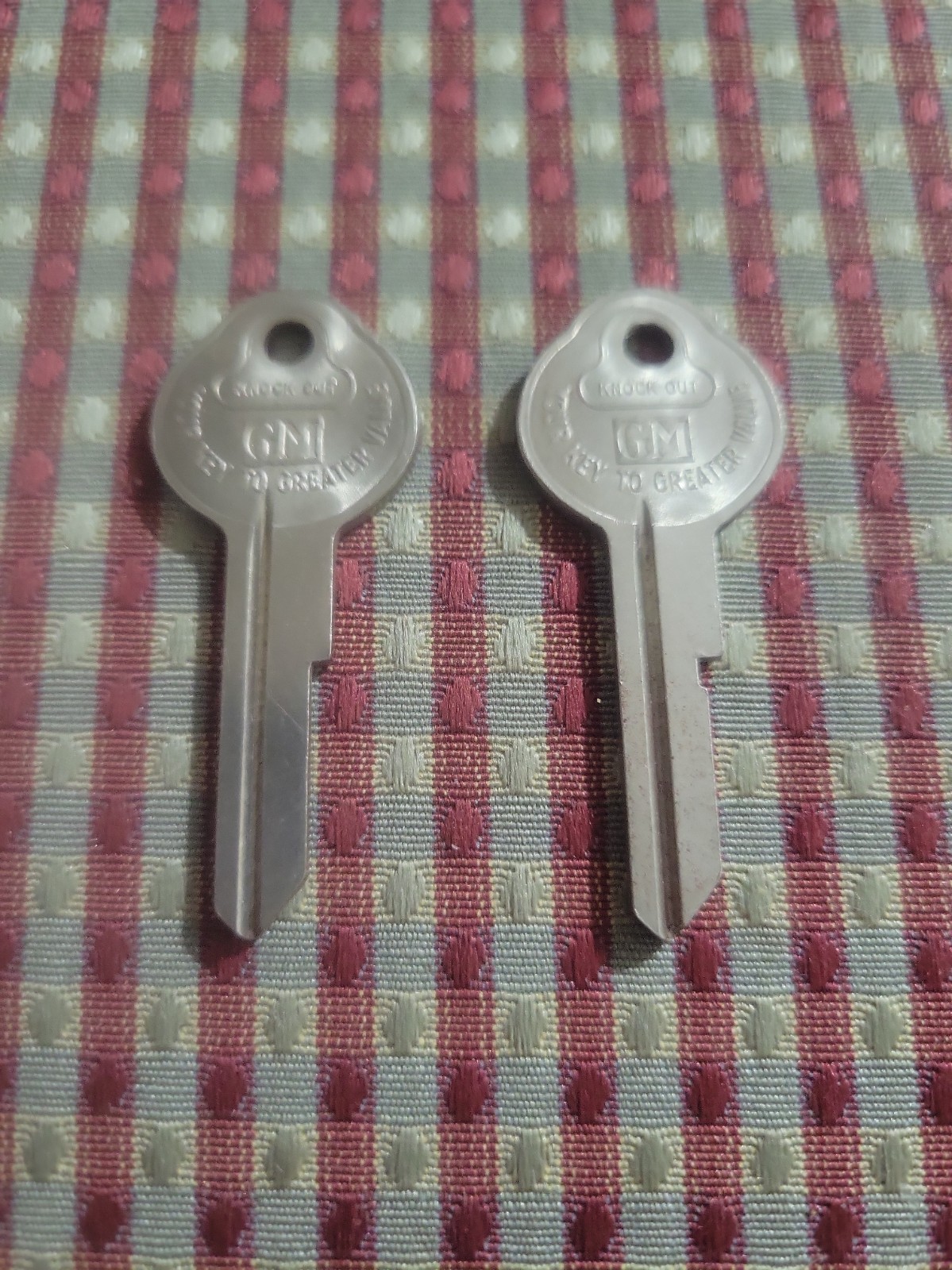 2 Vintage BASCO Briggs & Stratton Knock Out GM General Motors Car NOS Uncut Auto