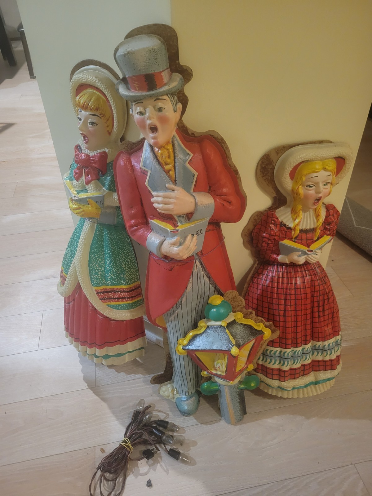 Vintage 3 Victorian Christmas Carolers Lighted 1940s Thin Original Box & Lights