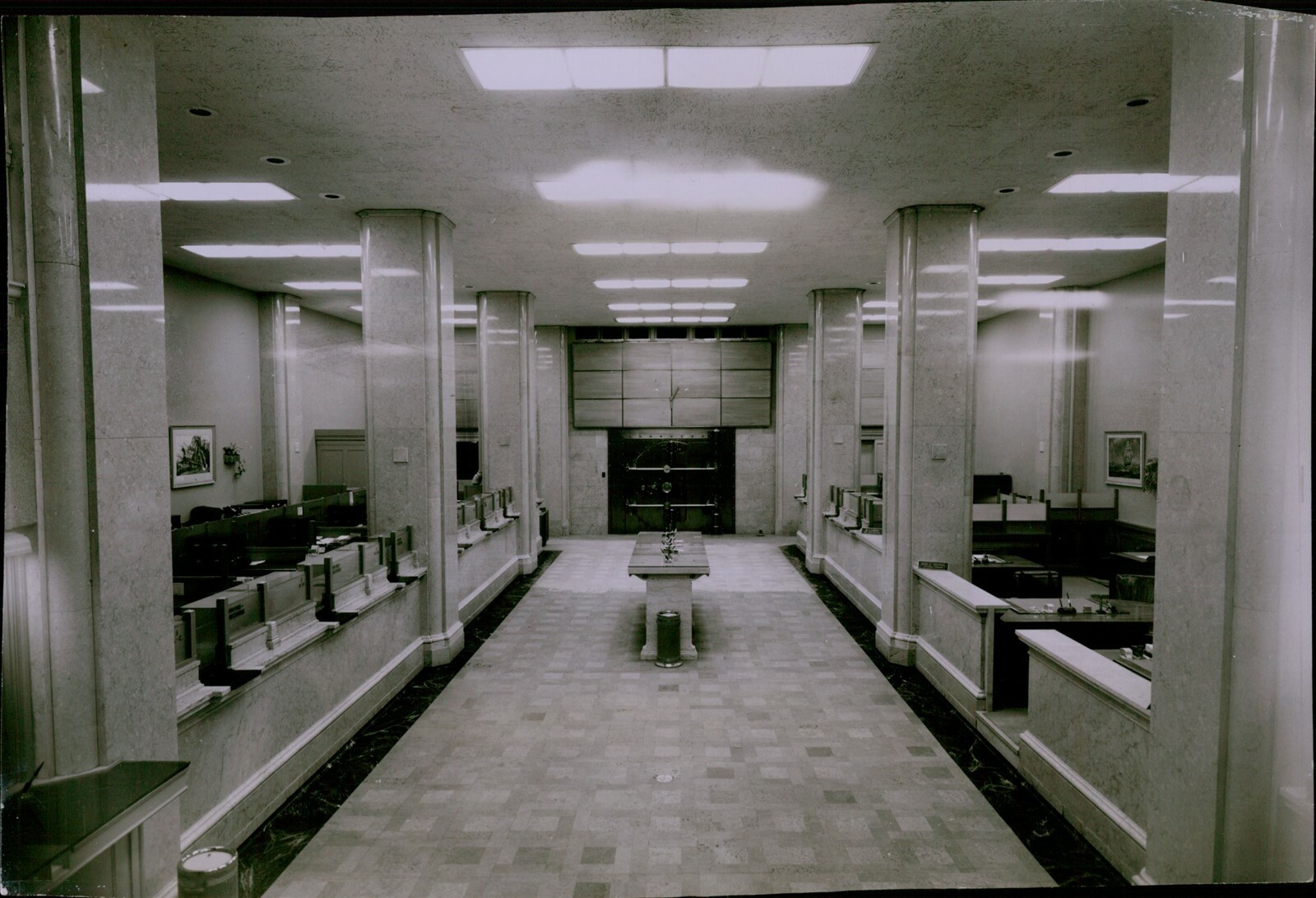 LG843 1954 Orig Photo TRADERS NATIONAL BANK Trimness Accents the Floor Remodel