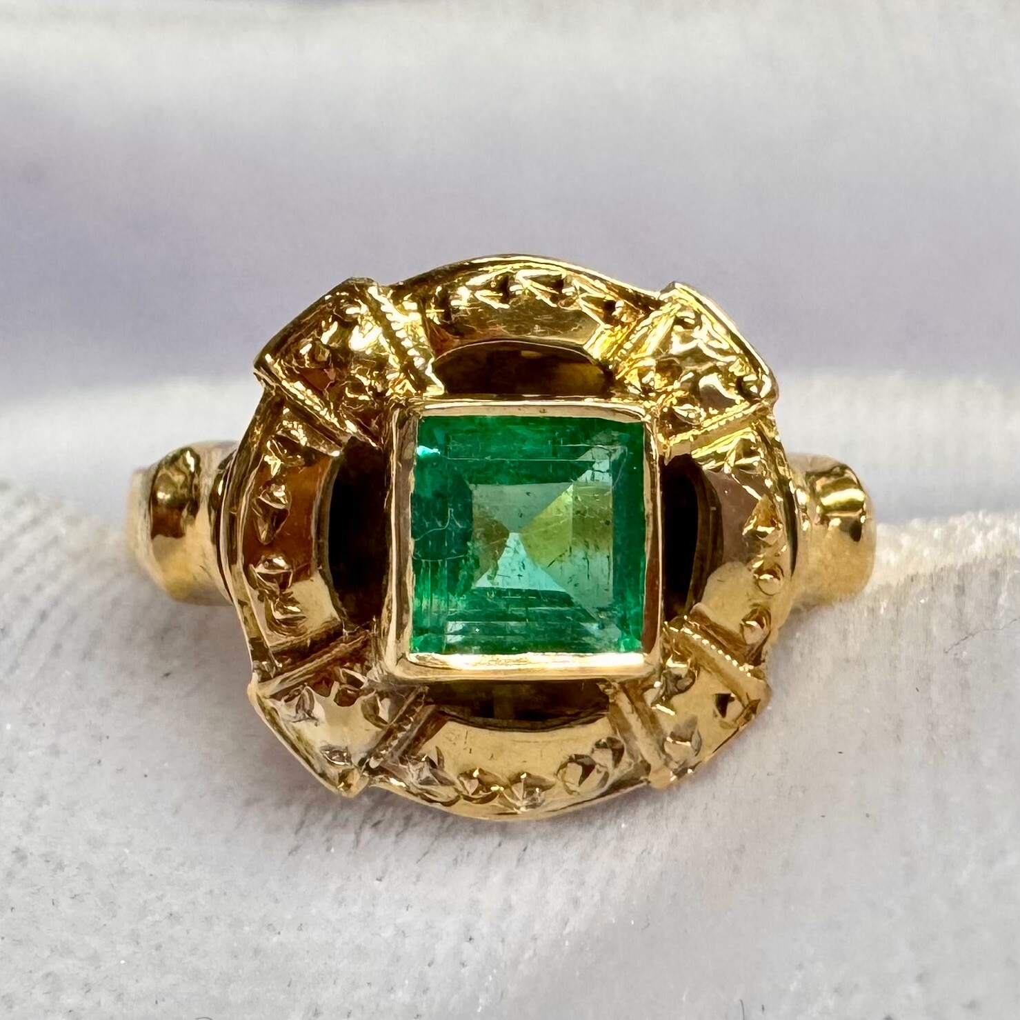 18K YELLOW GOLD - SQUARE CUT COLUMBIAN EMERALD (.62Ct) ART DECO STYLE RING #6.5