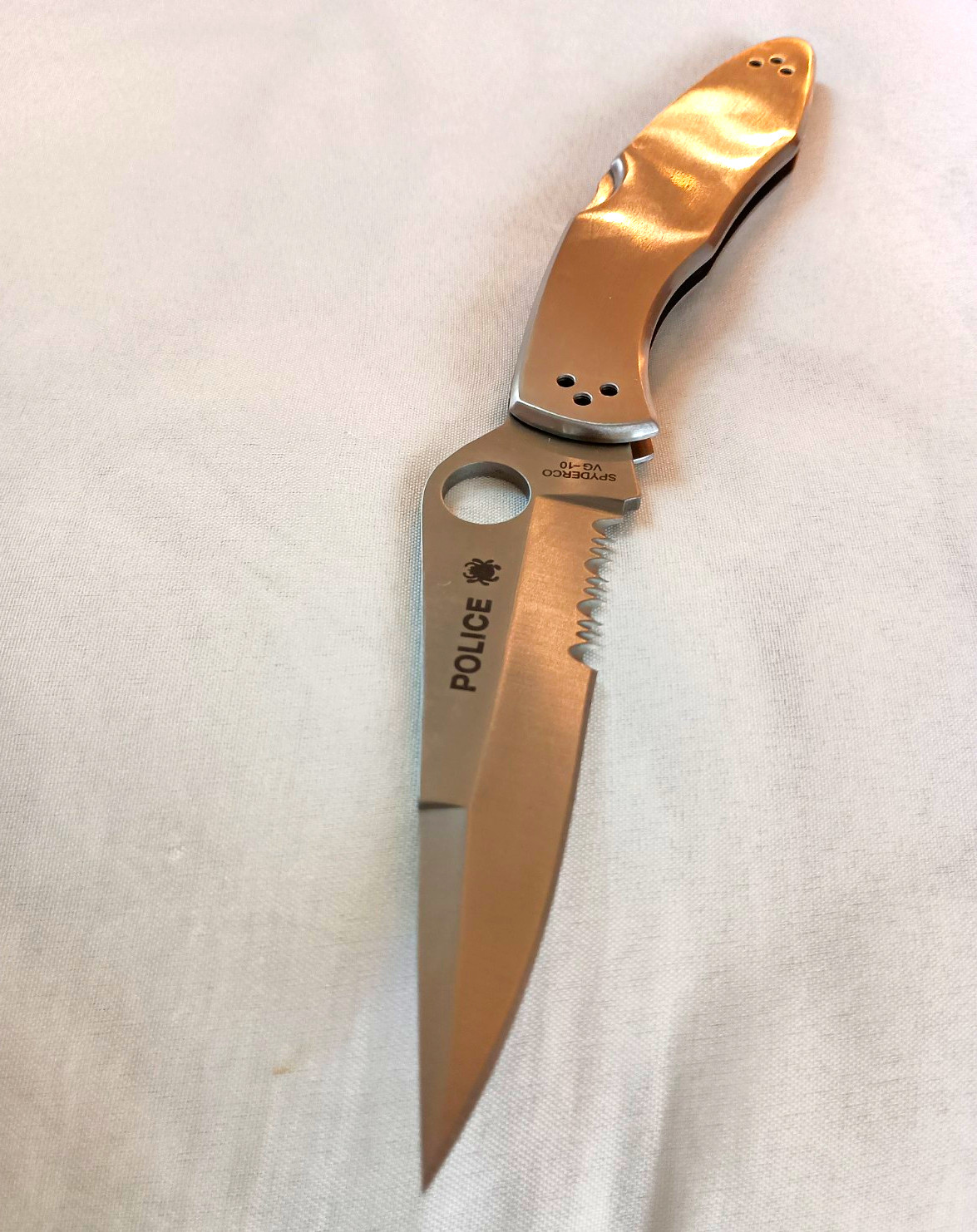 Spyderco Police Pocketknife Stainless Handle VG-10 Combo Clip Point Lockback