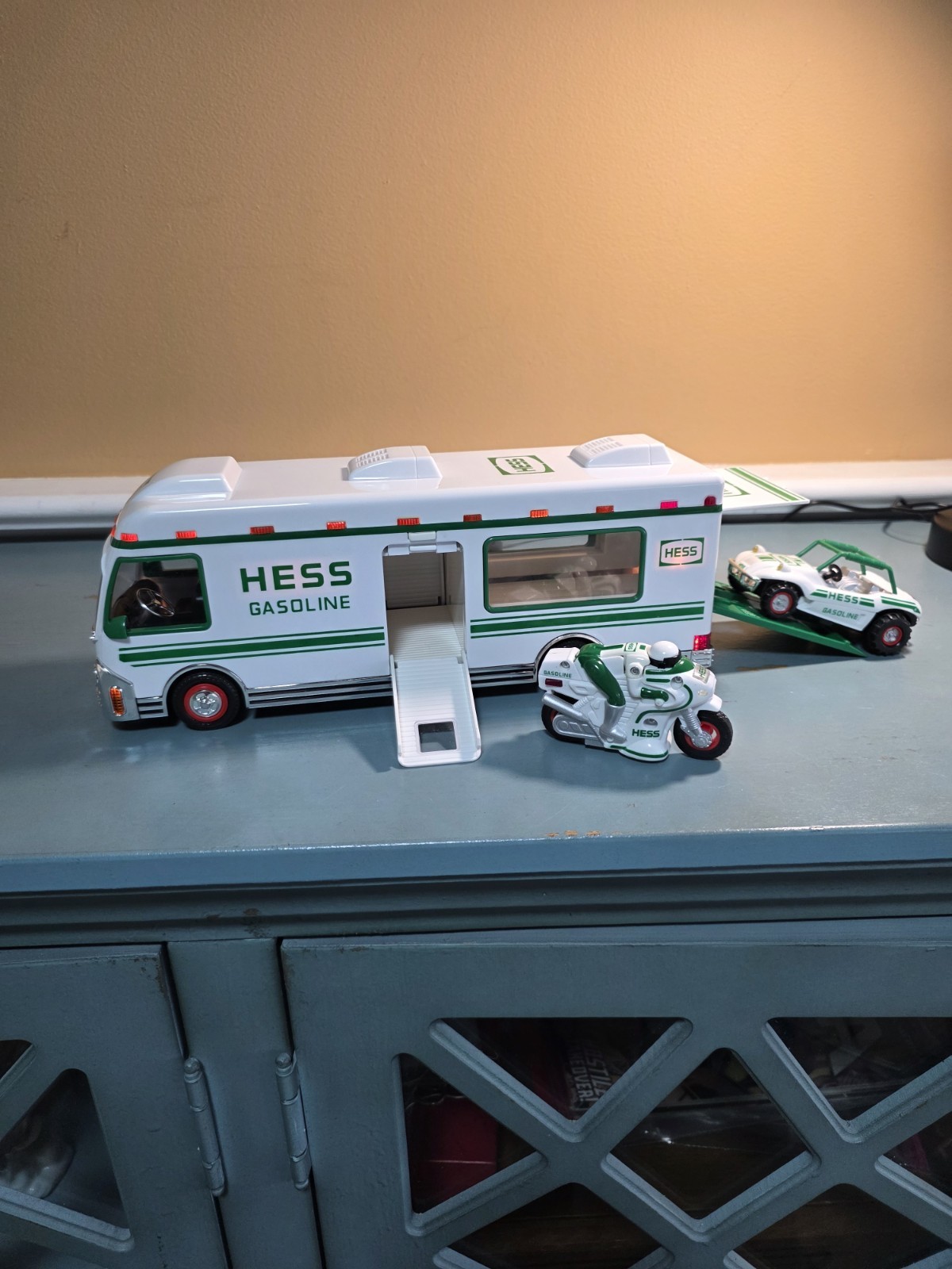 1998 Hess Recreation Van Truck w/Dune Buggy And Motorcycle Brand New In Box