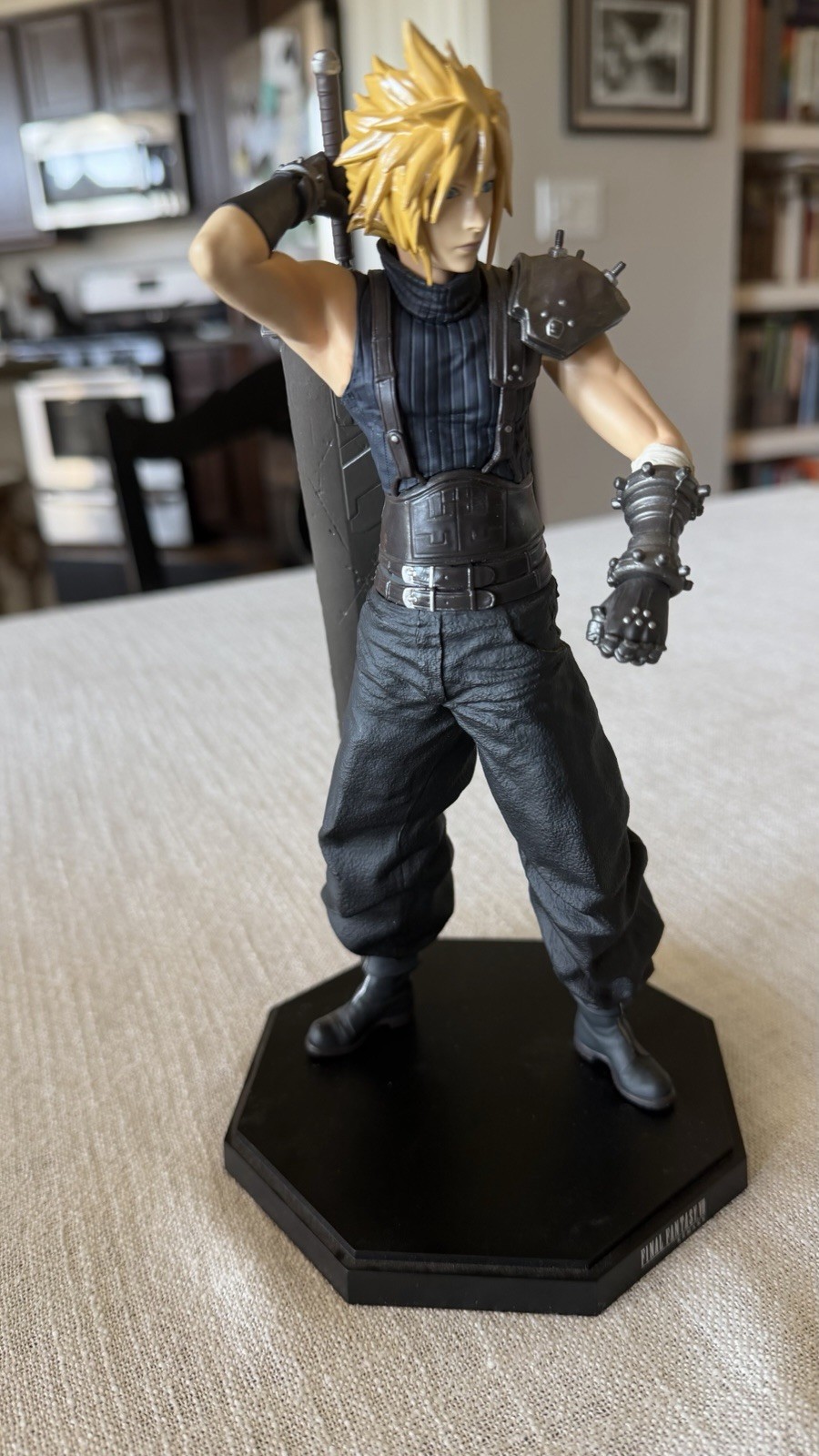 Square Enix Final Fantasy VII Remake Cloud Strife Static Arts Figure No Box