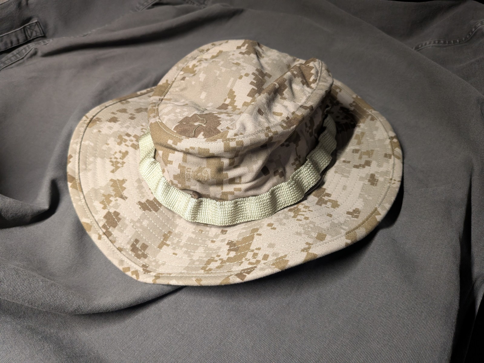 NEW US NAVY NWU Type II  AOR1 Desert Boonie Cover size Medium