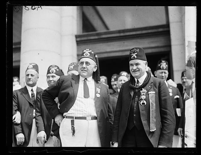 Photo:Shriners 1910s Masonic Men Fez Portrait Group Formal Suit
