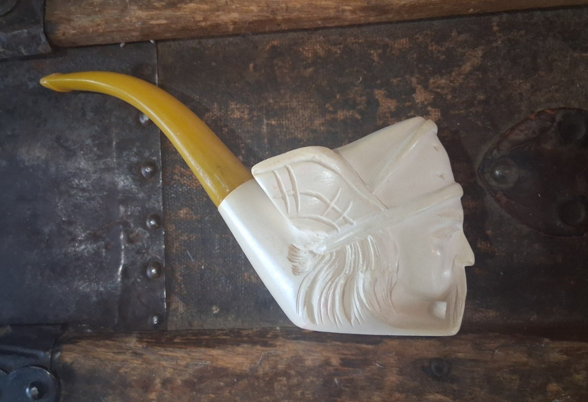 Vtg RARE Hand Carved Artisan Meerschaum Smoking Pipe Warrior Face & Amber stem