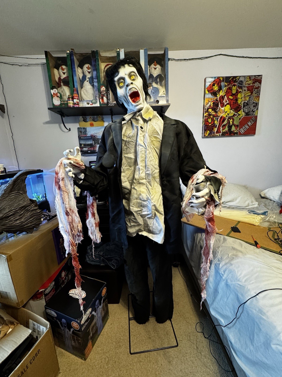 2017 Gemmy Animated Life Sized Zombie Animatronic Halloween Decoration