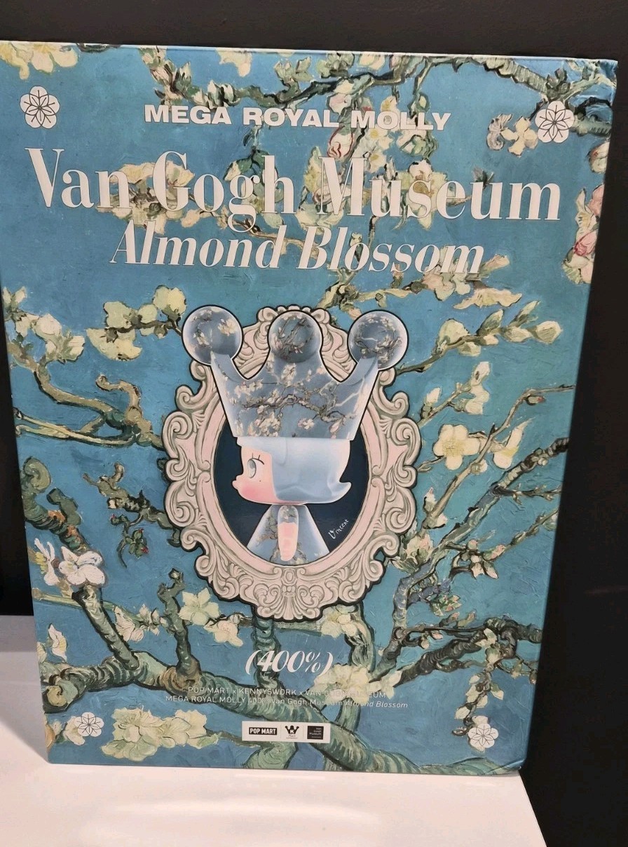 MEGA ROYAL MOLLY 400% VAN GOGH MUSEUM ALMOND BLOSSOM   Popmart
