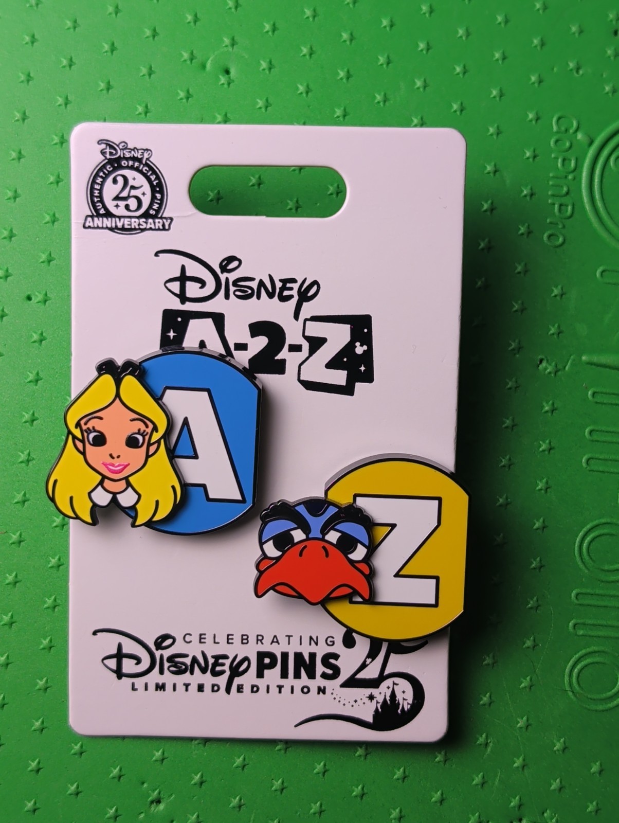 Disney A-2-Z Magnetic 2 Pin Set -Alice & Zazu  Goodbye Gift  2025 LE1275