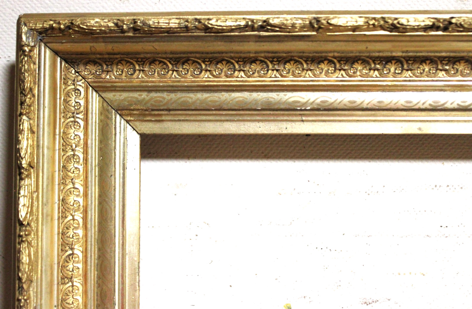 ANTIQUE FITS 16 X 22\