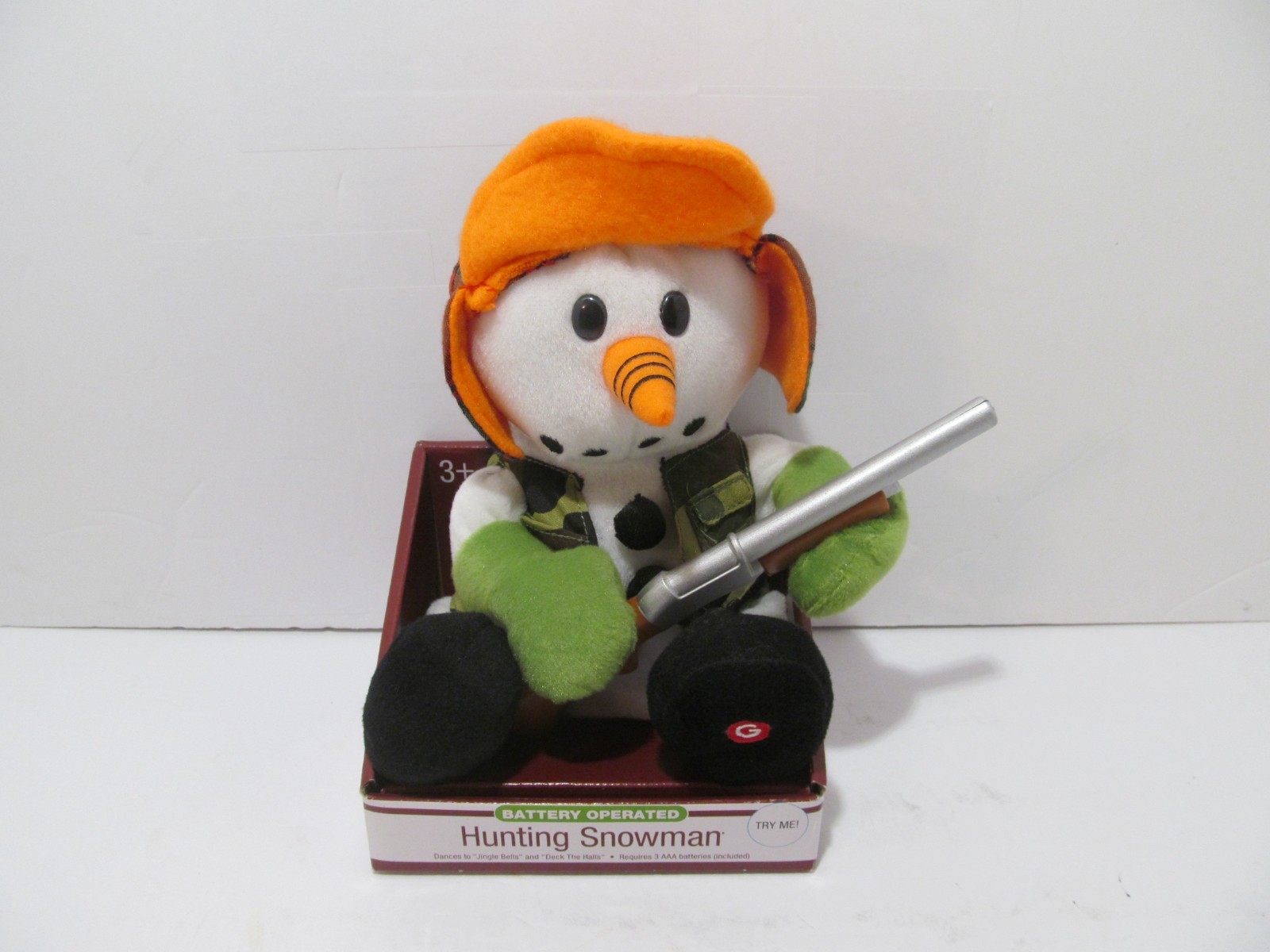 Enchanted Forest 2018 Menard\'s Jingle Bells Singing Dancing Hunting Snowman