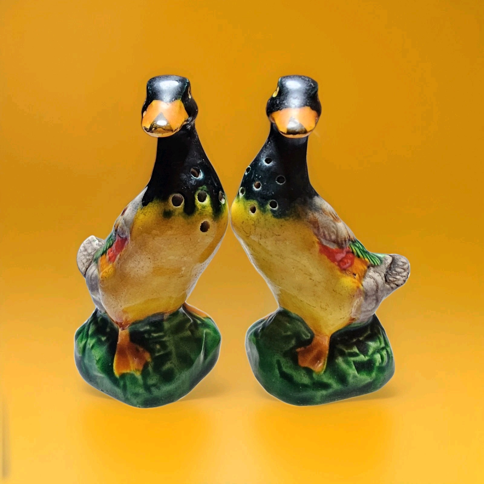 Beautiful Vintage Hand Painted Duck Salt & Pepper Shakers From Japan