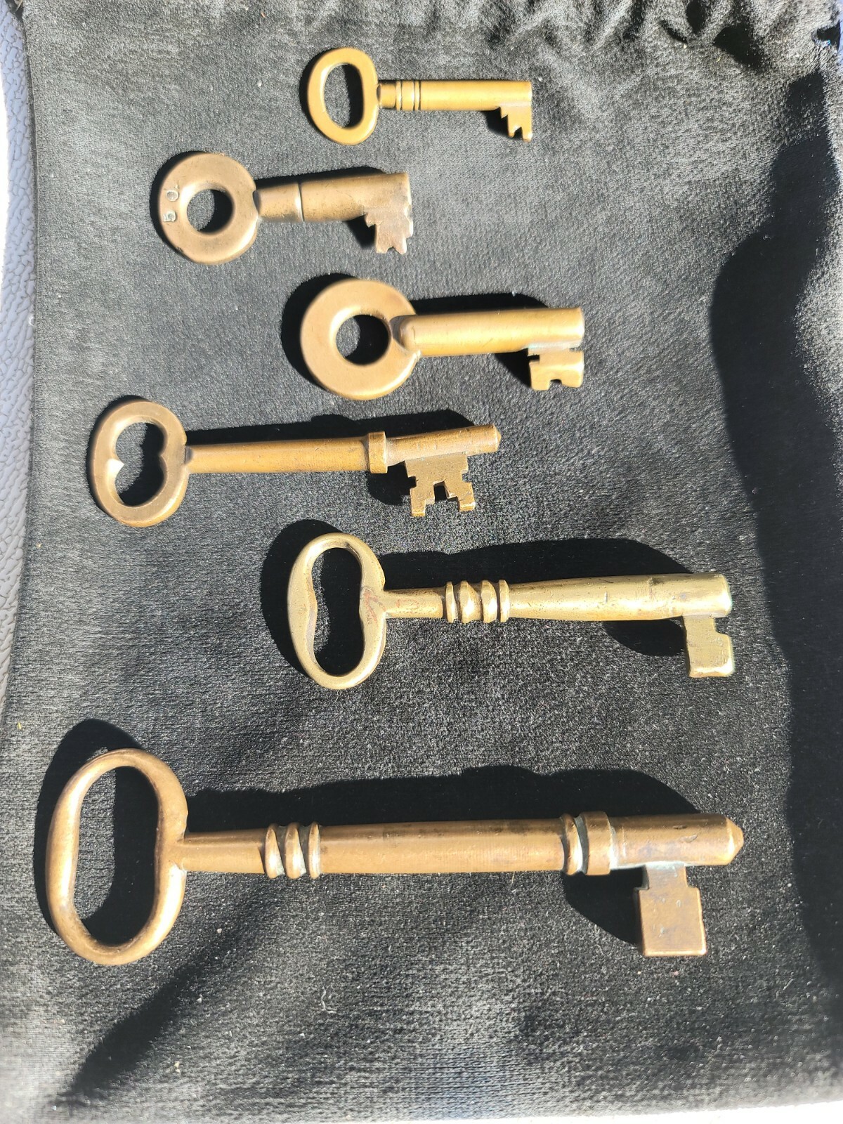 ONE Beautiful Old Miniature French Brass Skeleton Key☆Antique Chest or Clock Key