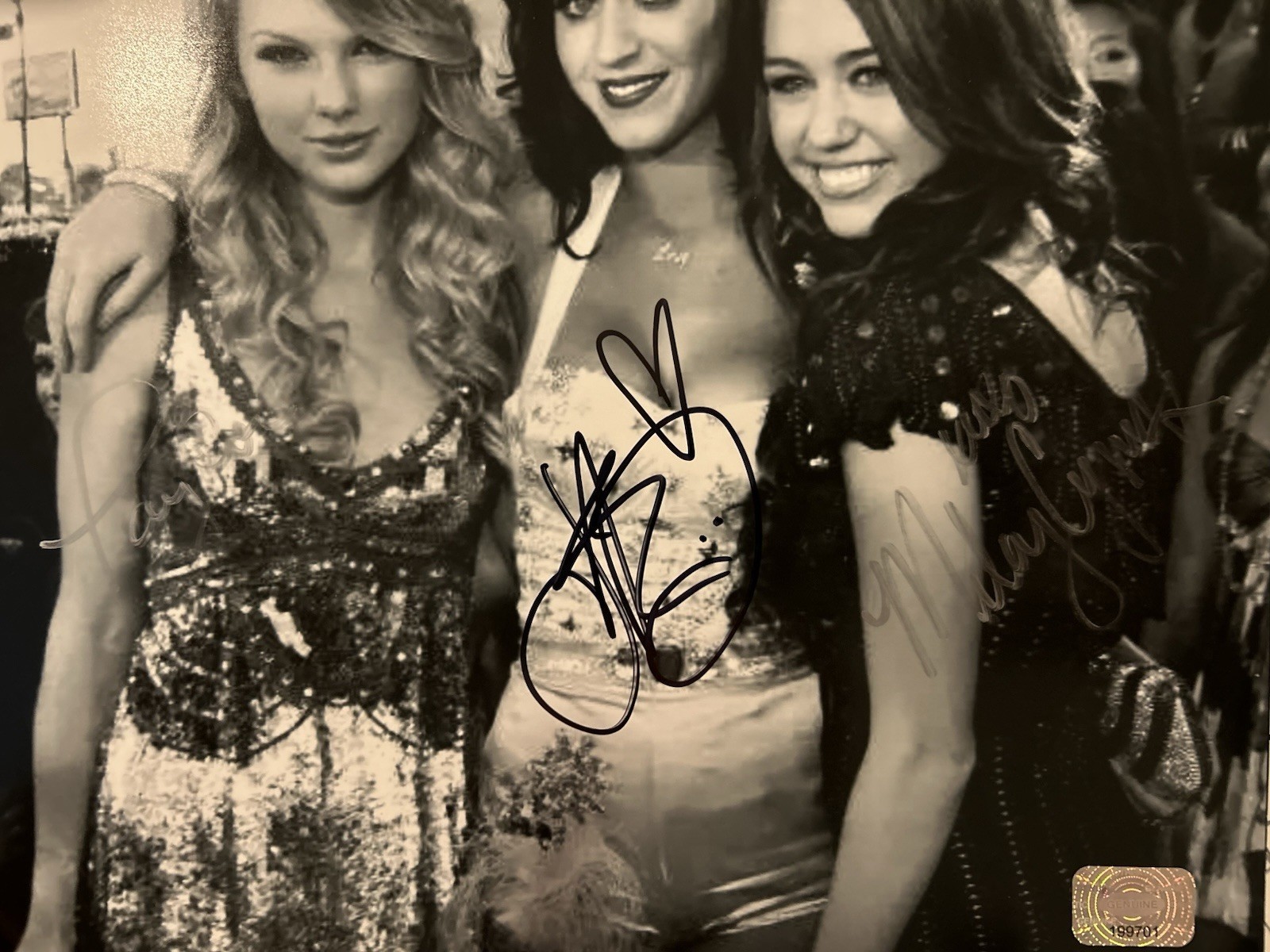 Katy Perry/Miley Cyrus/Taylor Swift Autographed Photo With COA 8x10