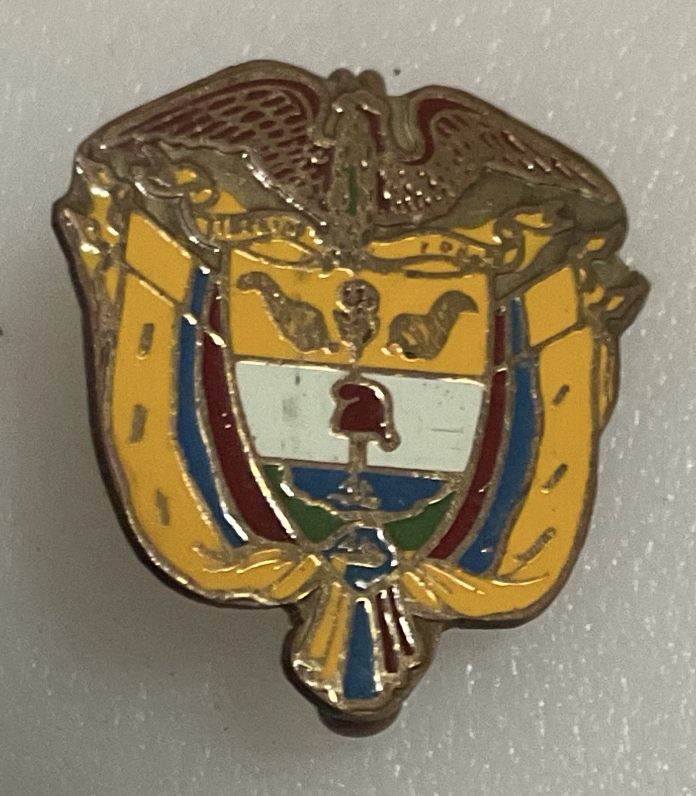 Vintage Colombia National Coat Of Arms Pin Badge