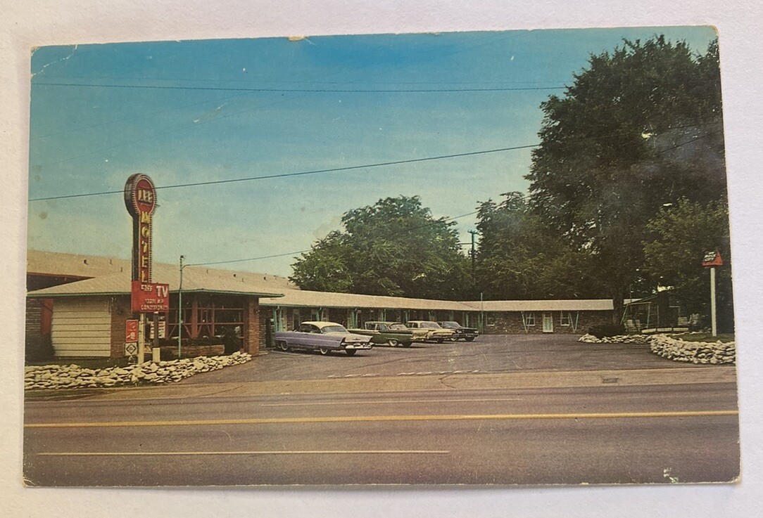 Lee Motel Classic Cars~ Nashville Tennessee TN ~ Vintage Postcard
