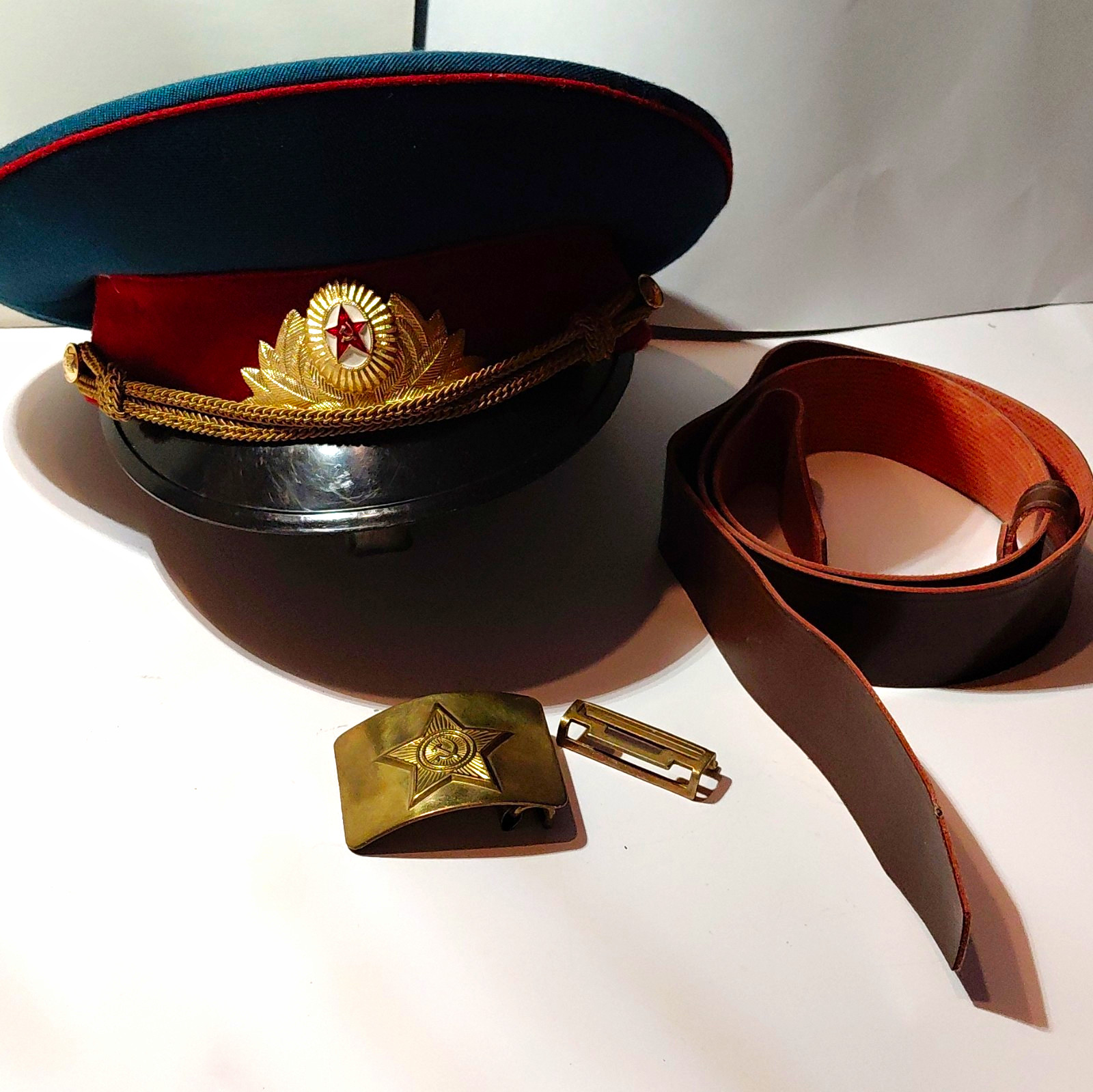 Soviet union military lot parade hat-soldiers belt & buckle.