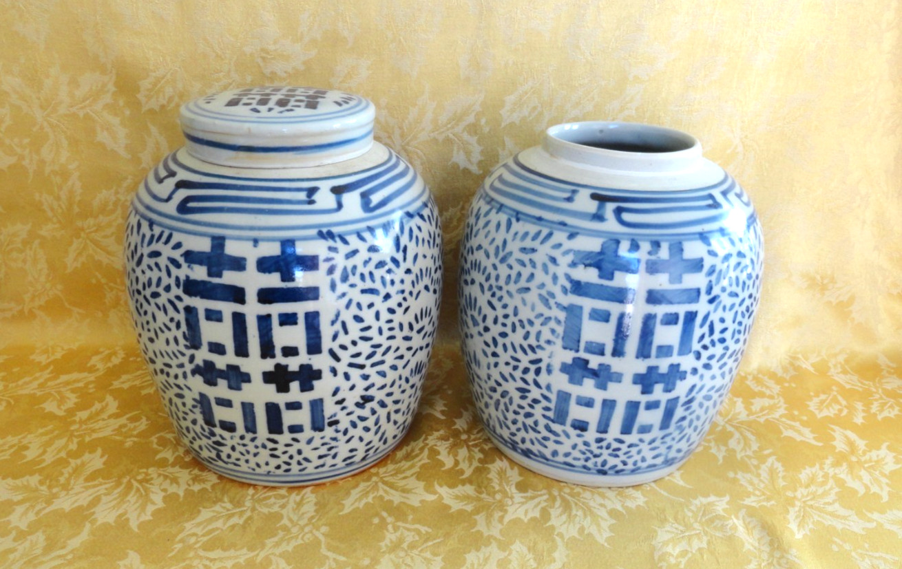 Pair Of Antique Chinese Blue and White Porcelain 