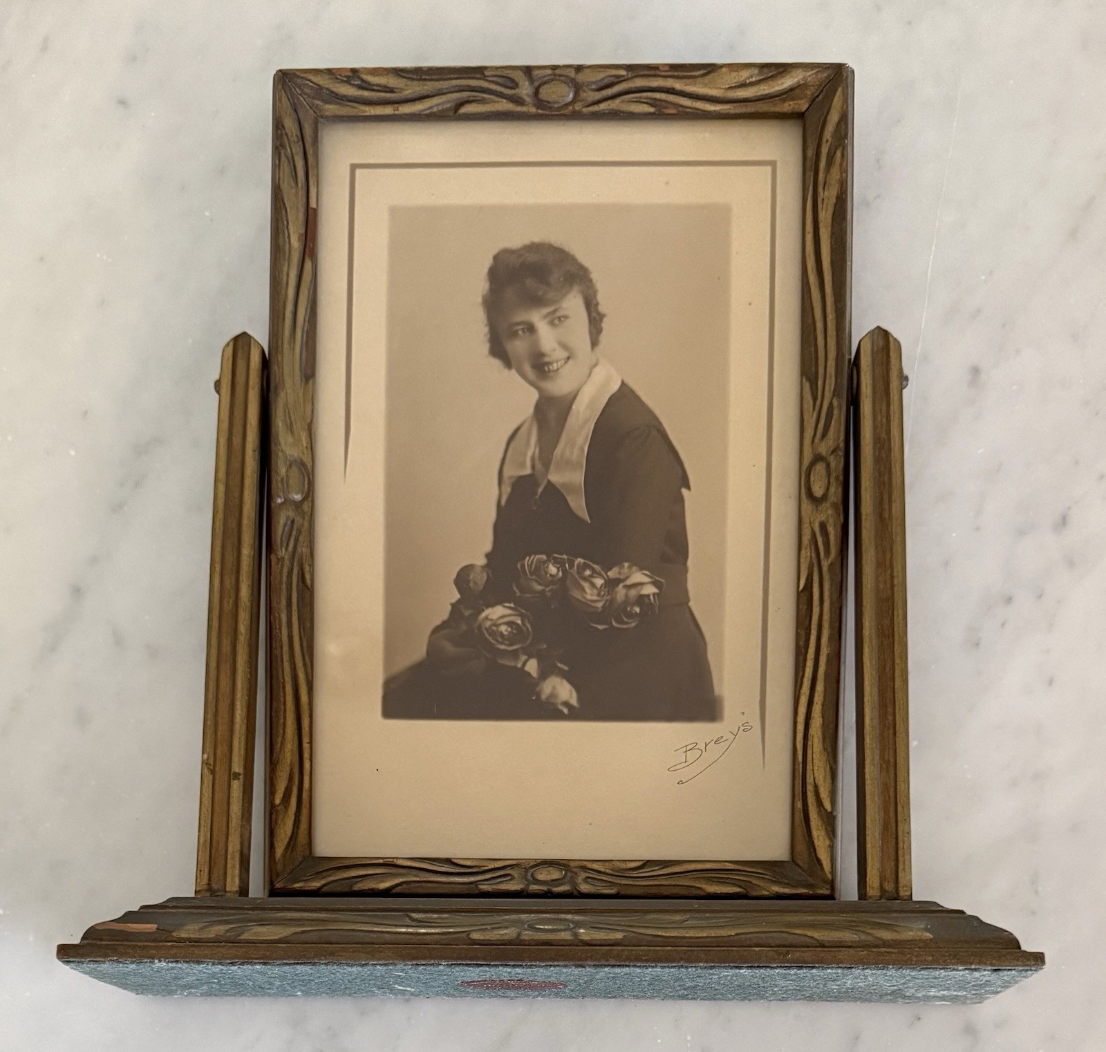 Antique 1916 Art Deco Carved Wood Easel Frame w/ Brey\'s Photo Portrait RARE