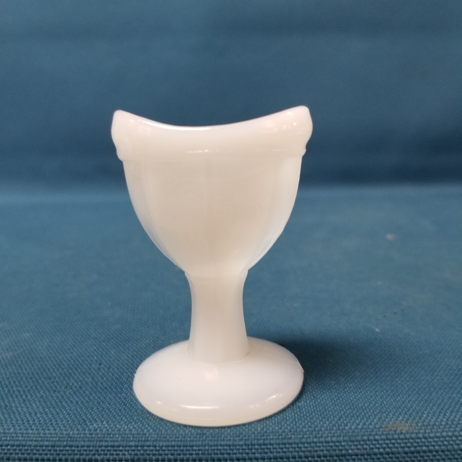Vtg Imperial White W/Translucent Blue Stemmed Eye Rinse Cup- EUC