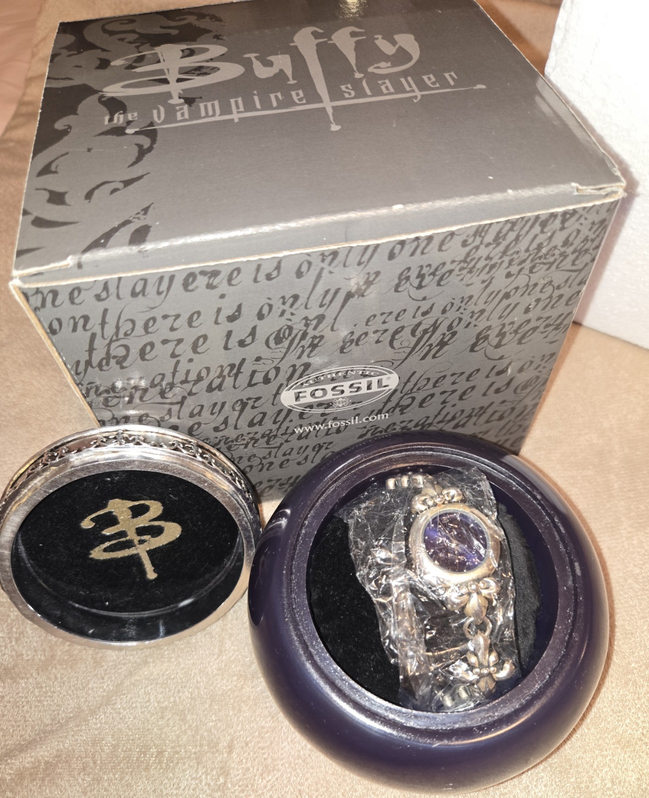 Buffy The Vampire Slayer 2000  FOSSIL watch LTD ED  #903/2000 RARE Very HTF VGC