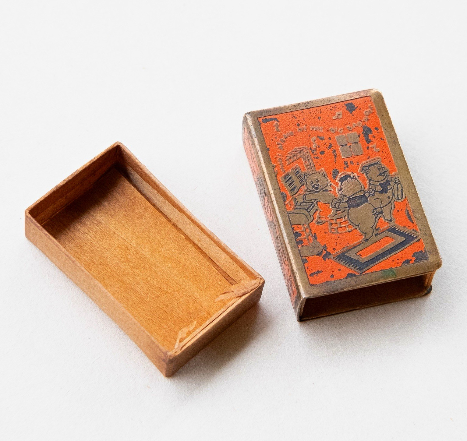 Vintage Walt Disney metal matchbox Three Little Pigs 1933