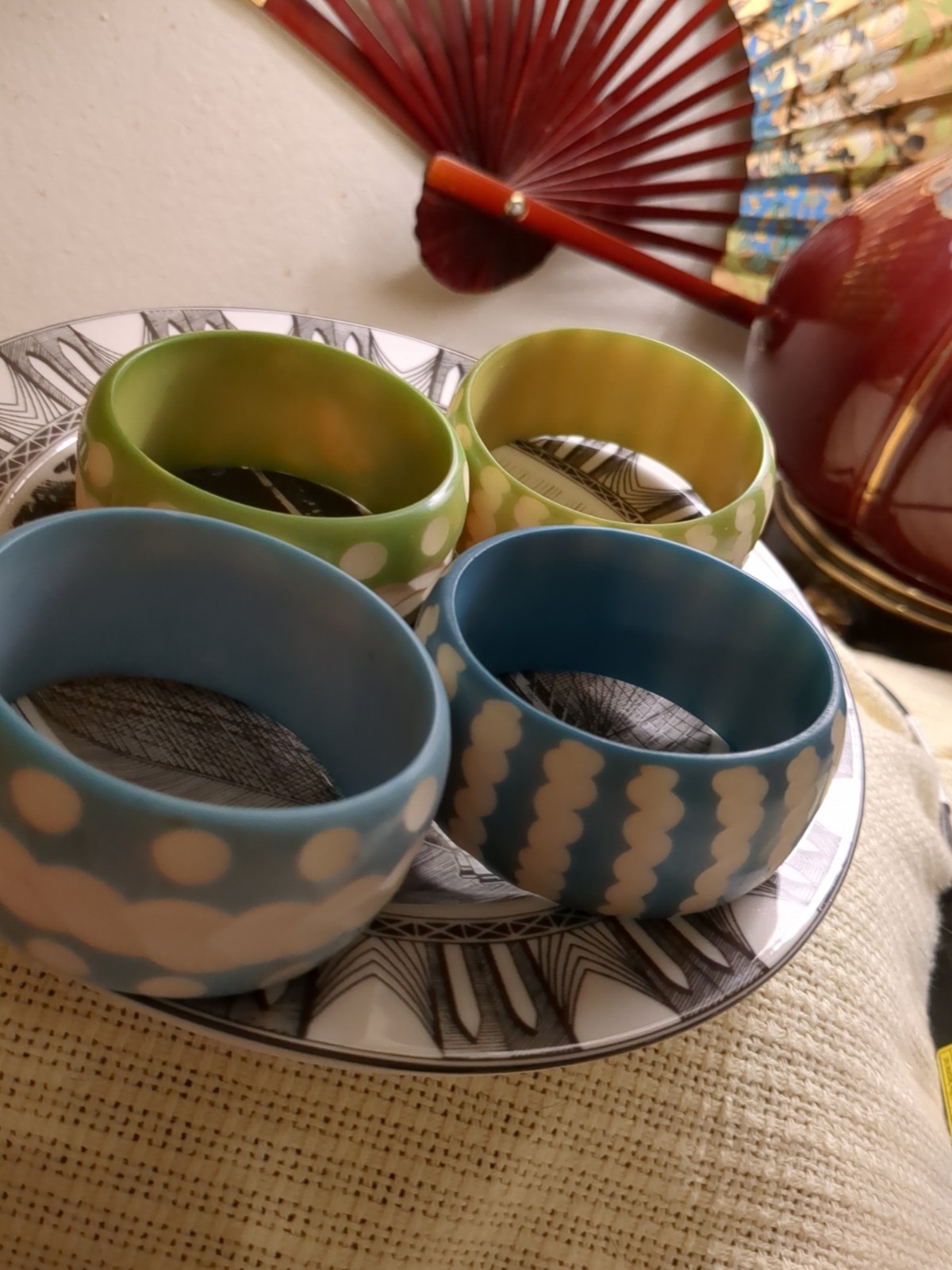 Vintage 60 s Set Of Plastic 4 Braslets 3x1.5 Carved Stripes And Polka Dots