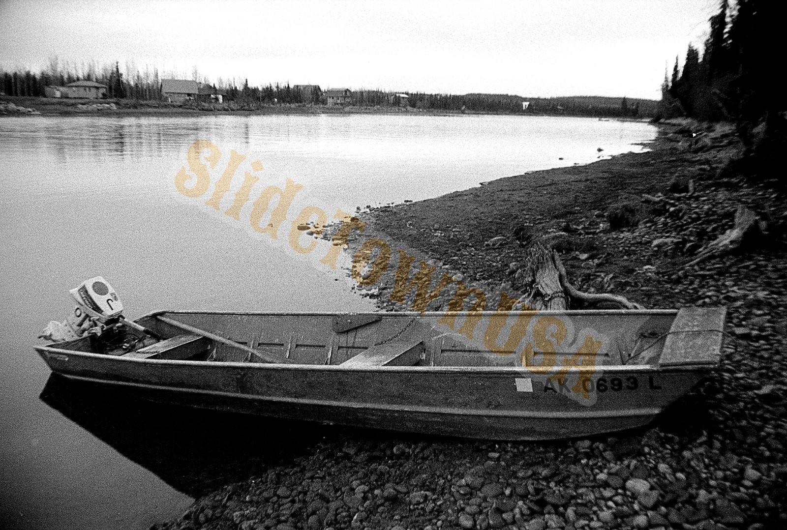 Vtg 35mm Negative Aluminum Jon Boat Outboard Motor Alaska River Shore M-1091