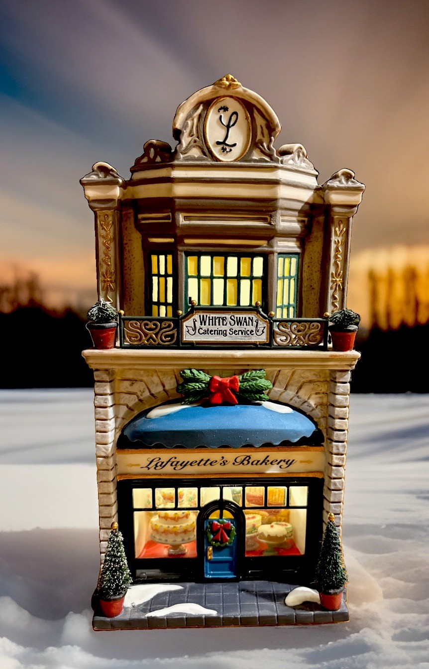 Dept 56 Lighted Christmas in the City Lafayette's Bakery Retired #58593 Mint