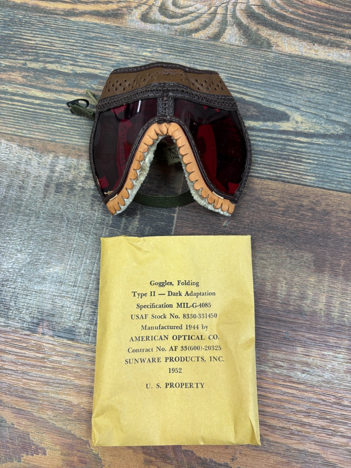 WW2 Dark adaptation goggles Vintage Original Flight Googles. NOS Collectable