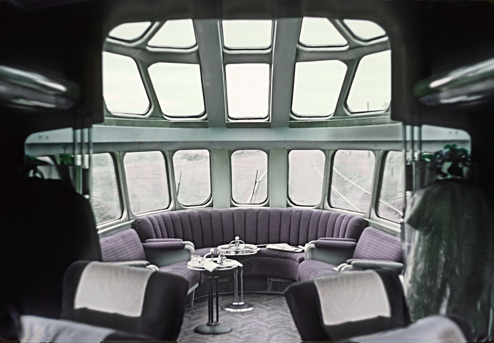 Milwaukee Road Skytop Lounge interior Afternoon Hiawatha 1967 8.5 x 11 Photo