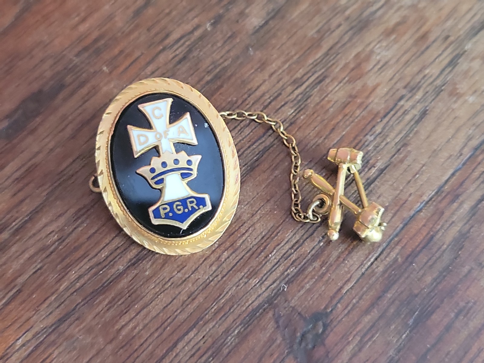 Vintage 10K Yellow Gold & Onyx CATHOLIC DAUGHTERS OF AMERICA Pin/ Crossed Gavels